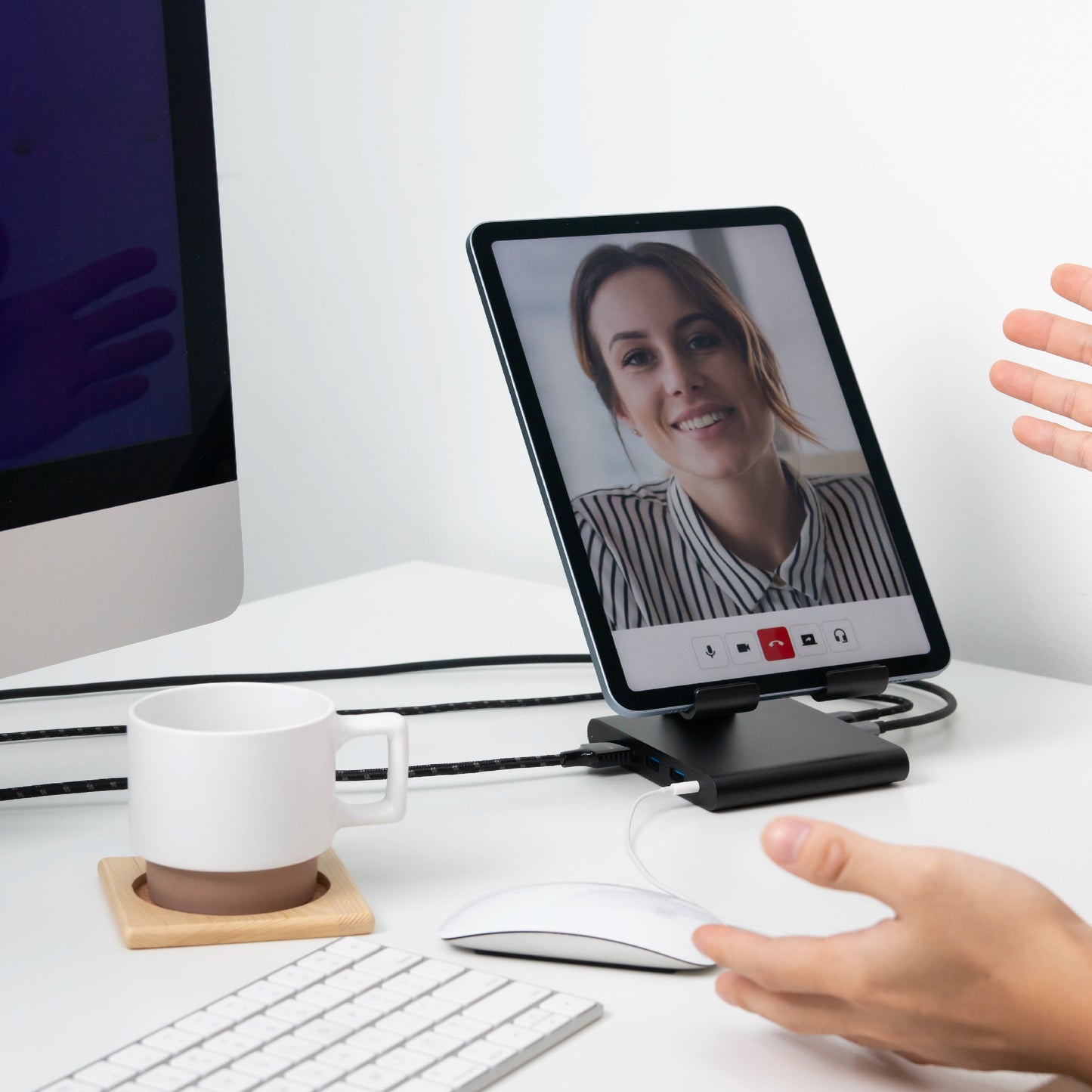 USB C Multimedia HubTablet Stand 8-in-1 (MULTI8200)